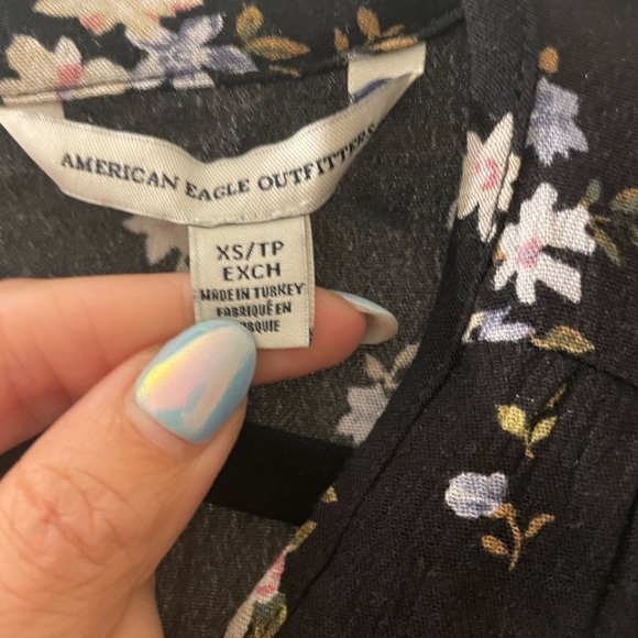 American Eagle Outfitters Black Ditsy Floral bell sleeve top size XS - Picture 6 of 8